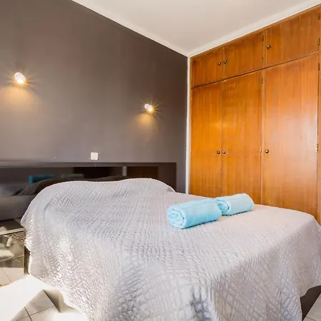 ★ Sea View ★ 1 Minute To Oldtown And ★ بيت للعطل