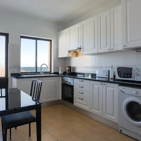 ★ Sea View ★ 1 Minute To Oldtown And ★ بيت للعطل *