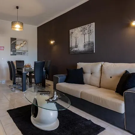 ★ Sea View ★ 1 Minute To Oldtown And ★ بيت للعطل *