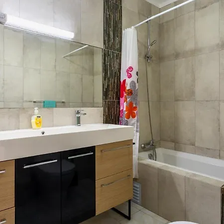 ★ Sea View ★ 1 Minute To Oldtown And ★ بيت للعطل *