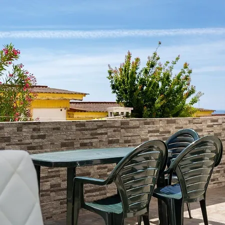 ★ Sea View ★ 1 Minute To Oldtown And ★ *