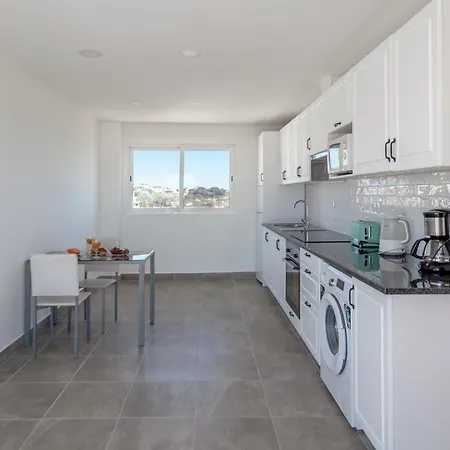 ★ Sea View ★ 1 Minute To Oldtown And ★ بيت للعطل البوفيرا