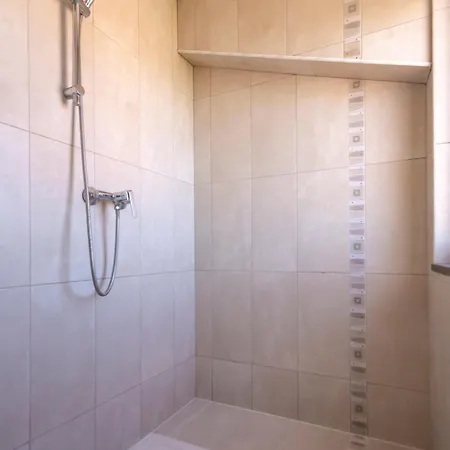 ★ Sea View ★ 1 Minute To Oldtown And ★ *